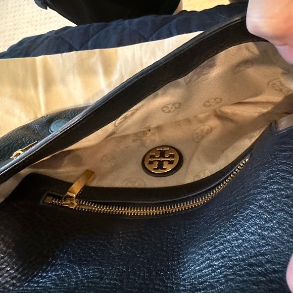 Tory Burch crossbody/ clutch with removable chain and dust bag - Picture 5 of 9